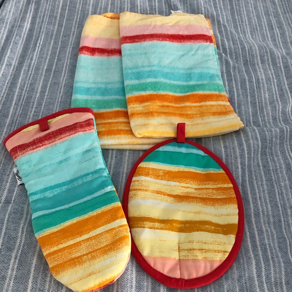 Colorful Kitchen Mitts and Towels